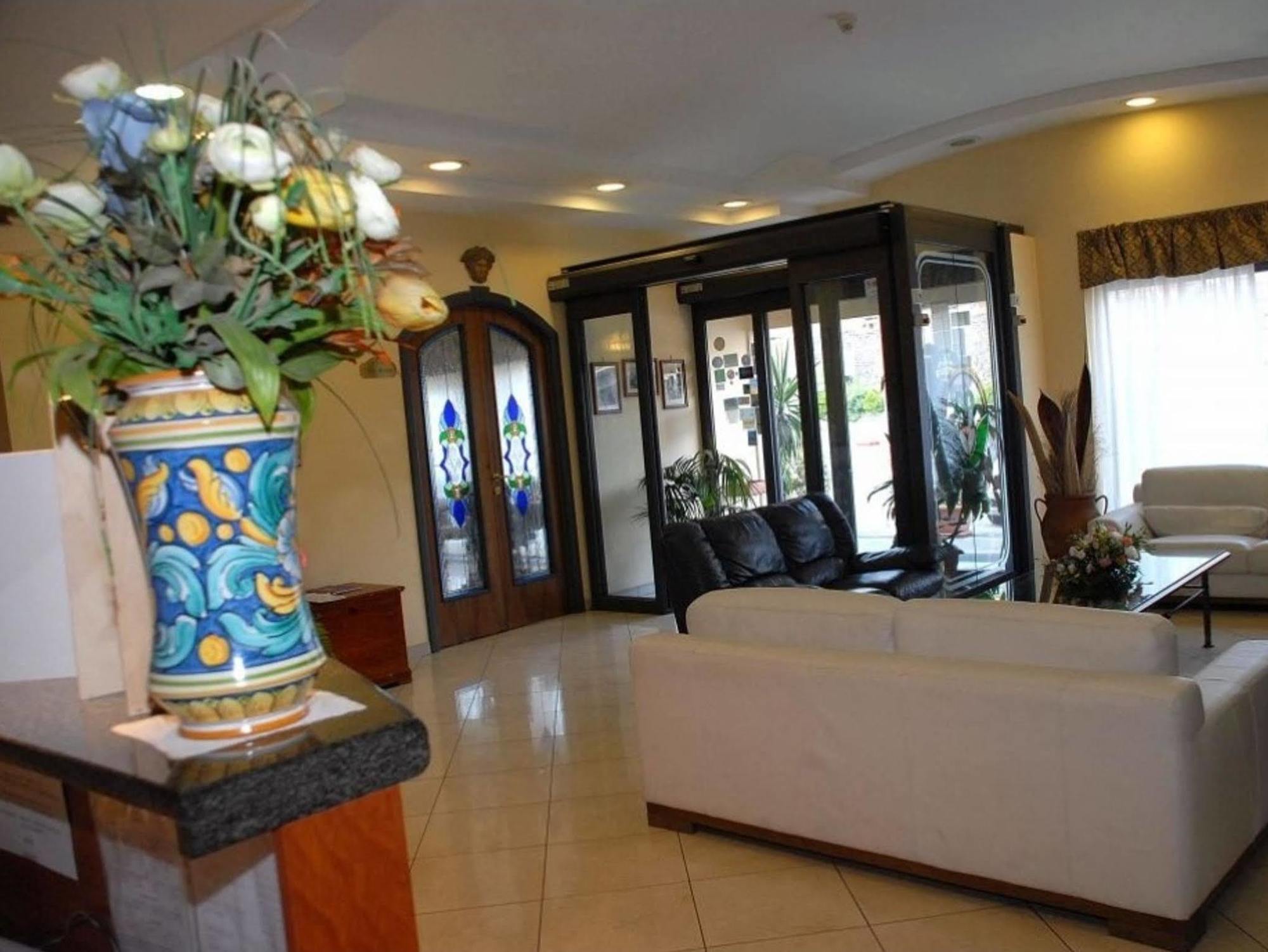Hotel Scrivano Randazzo Exterior photo